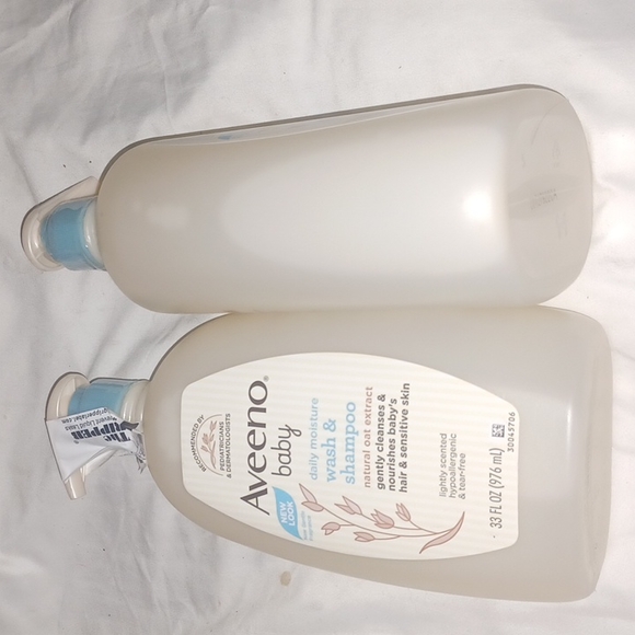 Aveeno Baby Body Wash & Shampoo - Picture 2 of 3